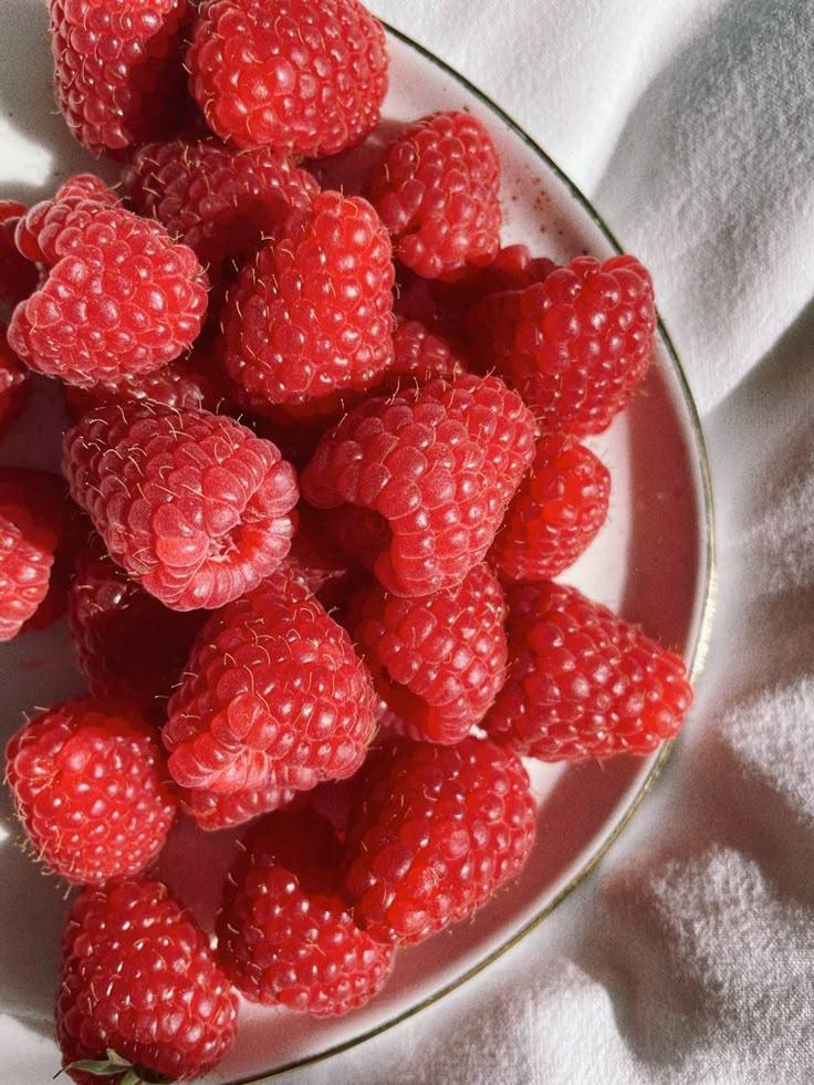 Country Berry Bliss: Pure Harvest Essence Box